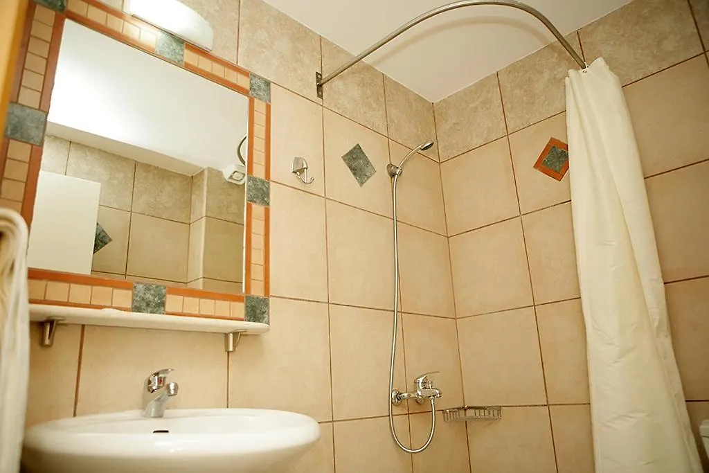Chrouso Apartments 帕利乌里翁