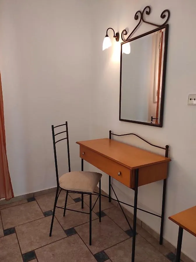 Chrouso Apartments パリウリ ギリシャ