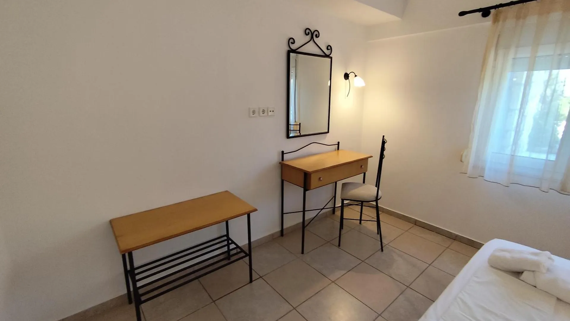 Chrouso Apartments パリウリ ギリシャ